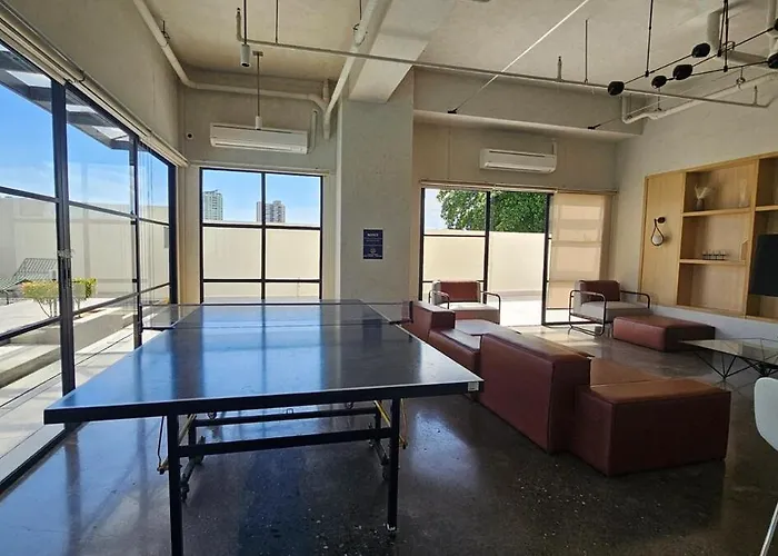 Serene 1Br Median, Walk To It Park & Waterfront, With Netflix * Cebu